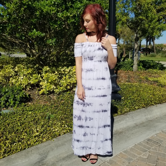 Gray White Tie Dye Maxi - Picture 2 of 5